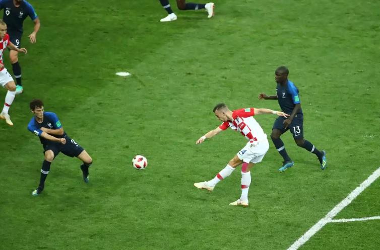 Croația în atac în finala cu Franța, la Cupa Mondială