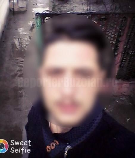 El este tânărul care şi-a dat foc în plină stradă, în faţa unui parc din Buzău