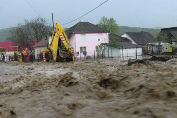 Cod galben de inundaţii pentru râuri din mai multe judeţe