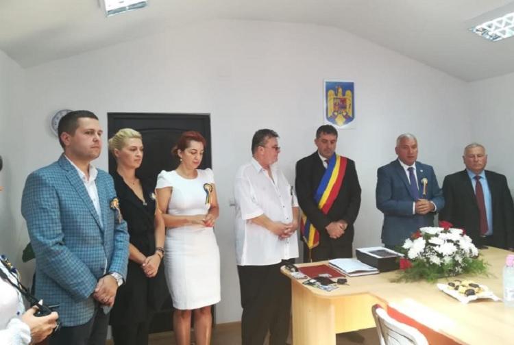 Ceremonia pentru primarul comunei dâmboviţene Pietroşiţa