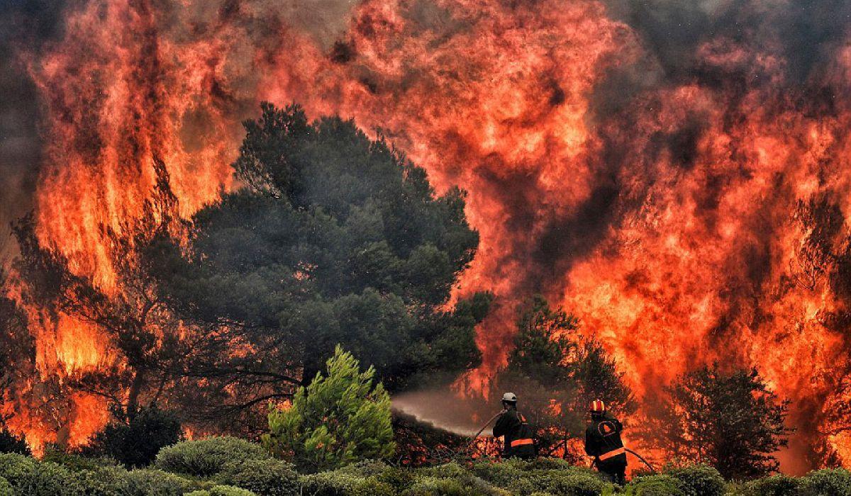 Incendiile din Grecia ar fi fost provocate de 15 piromani