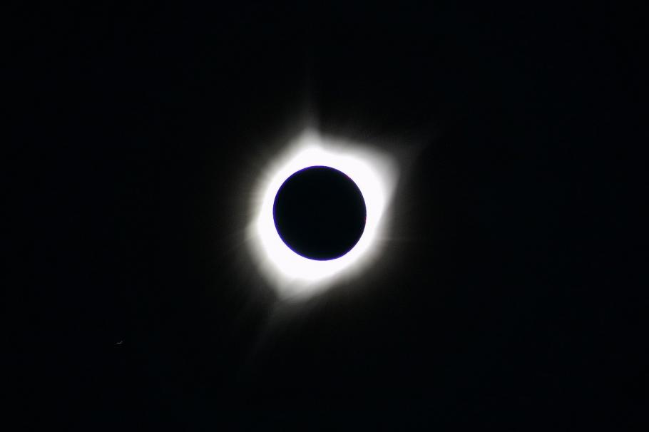 Astrologii avertizează că eclipsa totală de Lună din această seară, vizibilă în toată România, ne va afecta organismul şi trebuie să fim atenţi la alimentaţi Astrologii avertizează că eclipsa totală de Lună din această seară, vizibilă în toată România, ne va afecta organismul şi trebuie să fim atenţi la alimentaţi