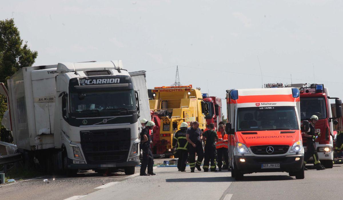 Romani implicati intr-un accident pe o autostrada din Germania