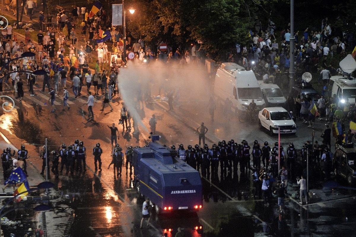 Dosar penal pentru jandarmi in cazul protestului din Bucuresti