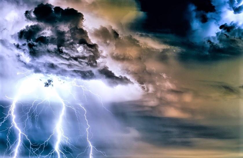Alertă meteo imediată. Vijelii puternice lovesc România, după caniculă Alertă cu efect imediat de fenomene meteo periculoase