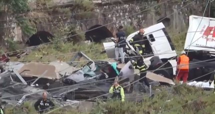 Marian Roşca, un tânăr în vârstă de 36 de ani, se afla la volanul unui camion şi se îndrepta spre Franţa