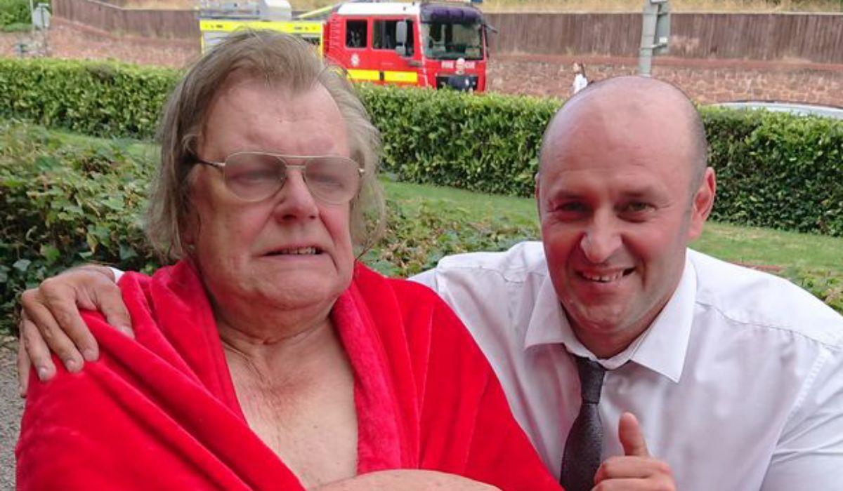 Un român a ajuns erou în Anglia după ce a intrat într-o casă în flăcări și a salvat un bătrân