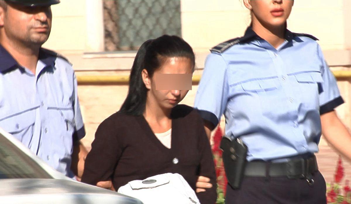 Mama fetitelor abandonate la Galati a fost lasata in libertate