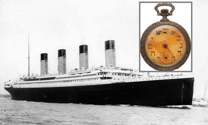Fotografie cu Titanicul care pleacă din portul Southampton