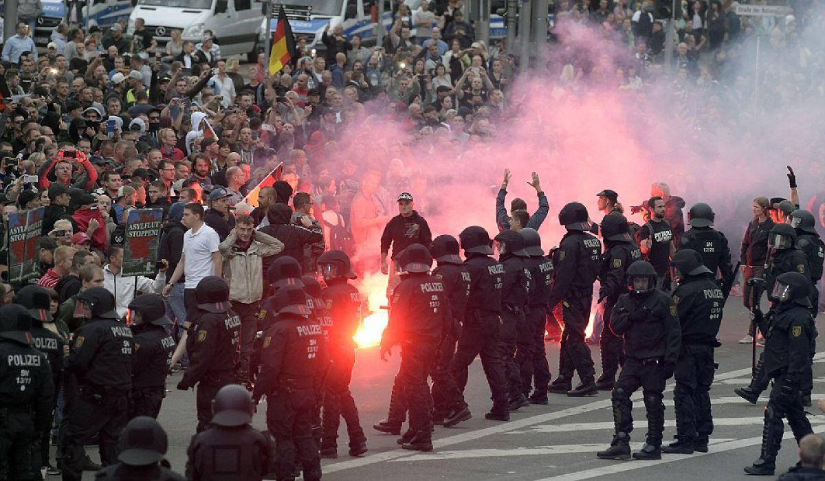 Proteste violente in Germania din cauza imigrantilor