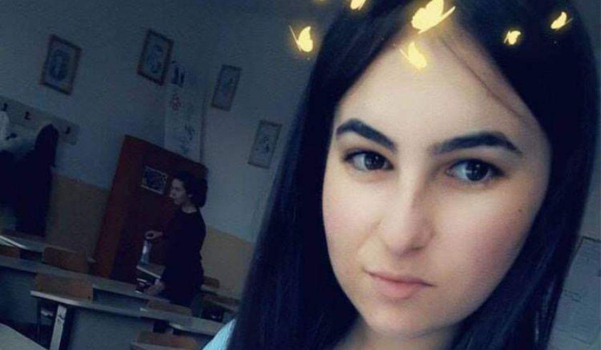Monica este tanara din Vidra, Vrancea, batuta si aruncata peste gardul spitalului