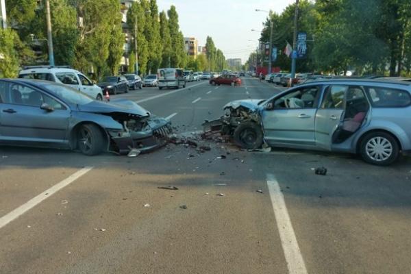 Accident cu trei maşini în Mamaia
