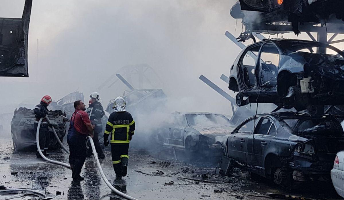 Incendiu la un parc de dezmembrari din Agigea