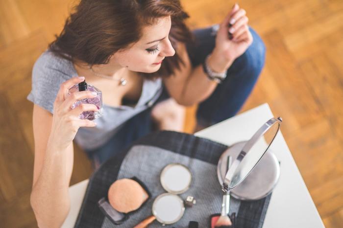 Unde ar trebui depozitate produsele de make-up vara