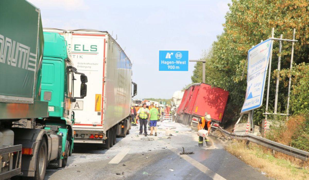 Soferi romani, raniti intr-un grav accident pe o autostrada din Germania