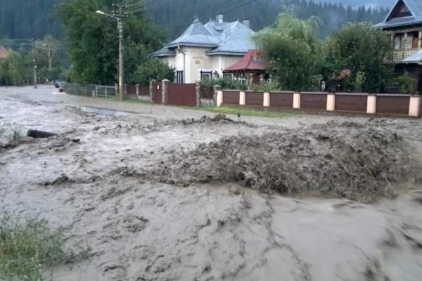 Cod galben de inundaţii pe râuri din 6 judeţe, în următoarele ore