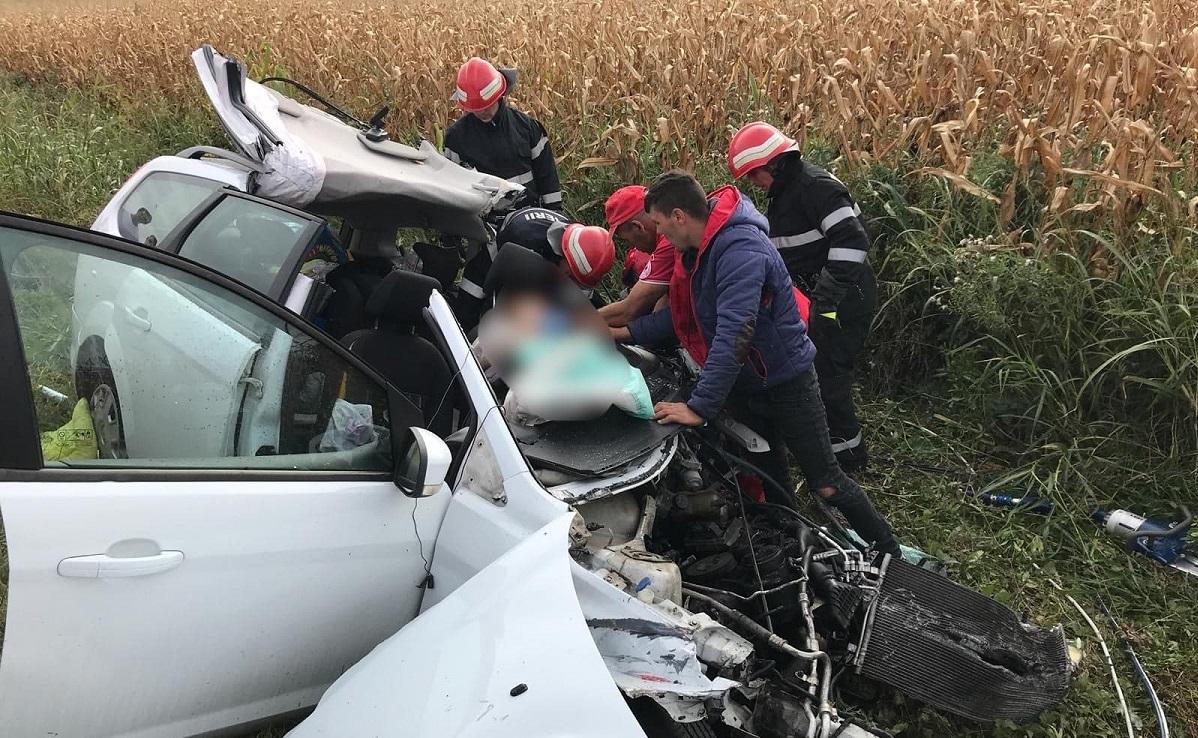 O familie întreagă, spulberată în accidentul de la Pădureni. Un copil de 13 ani şi părinţii lui au murit în impact