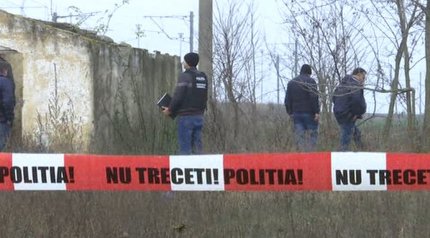 Şi-a omorât soţia, apoi a vrut să însceneze că s-a sinucis agâţând-o de grinda magaziei. A sfârşit prin a se spânzura în laţul din tavan