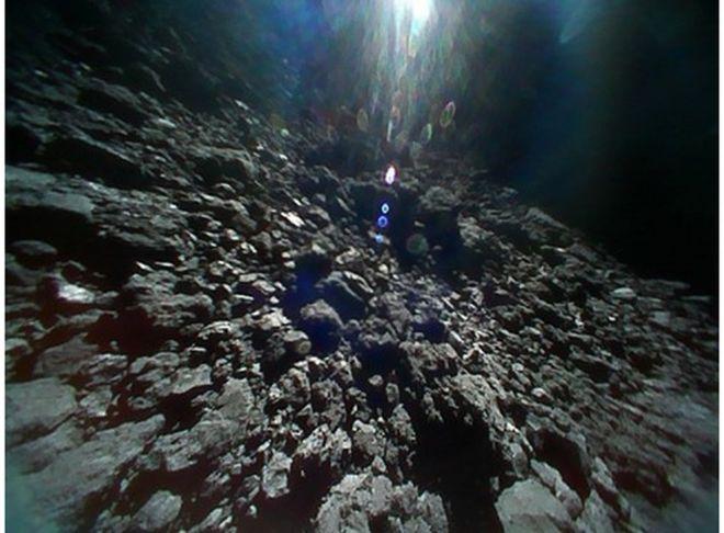 Imagine de pe asteroidul Ryugu