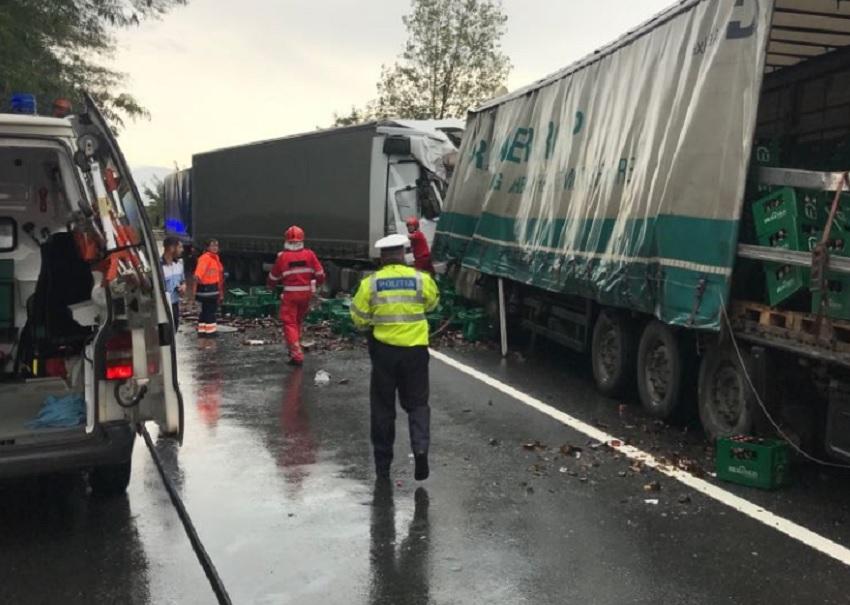 TIR-uri ciocnite în Vâlcea, la Bujoreni