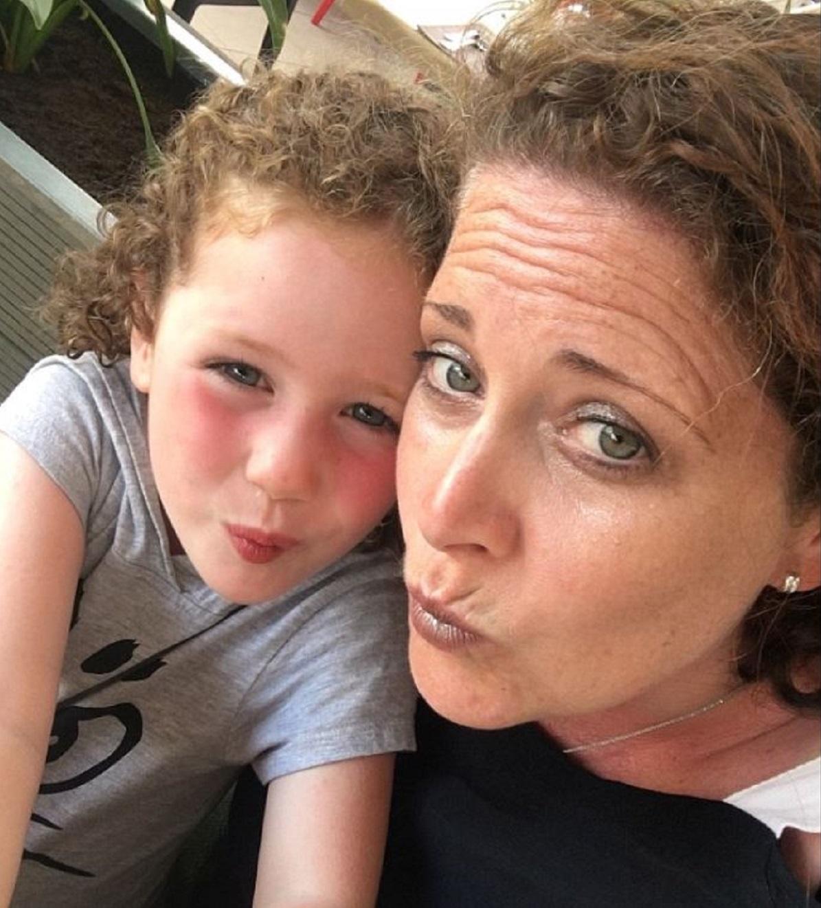 O femeie a supravieţuit în mod miraculos unui accident de maşină de groază