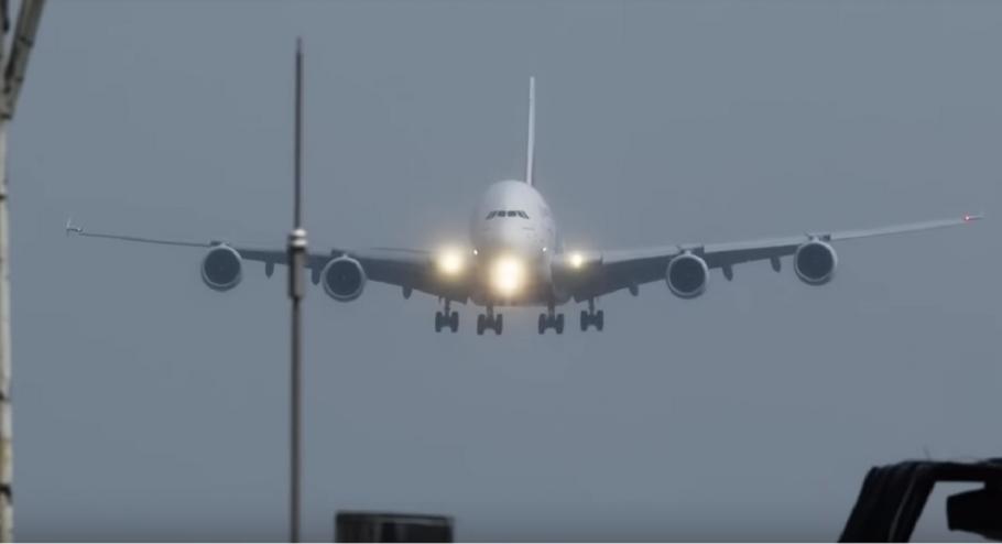 Aterizare de infarct pe aeroportul din Birmingham Airbus A380, aterizare cu turbulențe