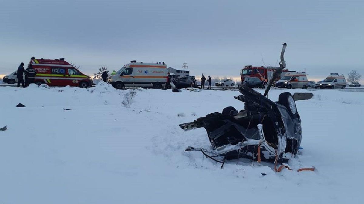 Un şofer de 22 de ani a murit pe loc