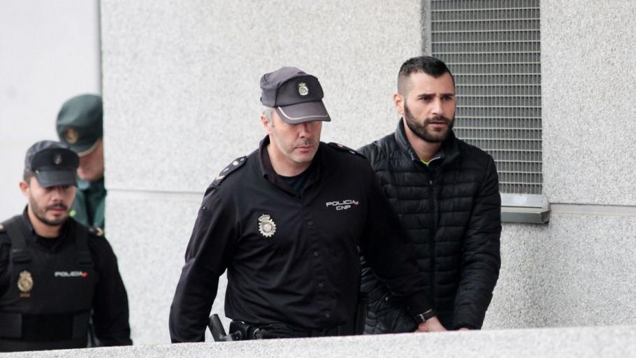 Românul şi-a răpit fetiţa Românul acuzat are 25 de ani