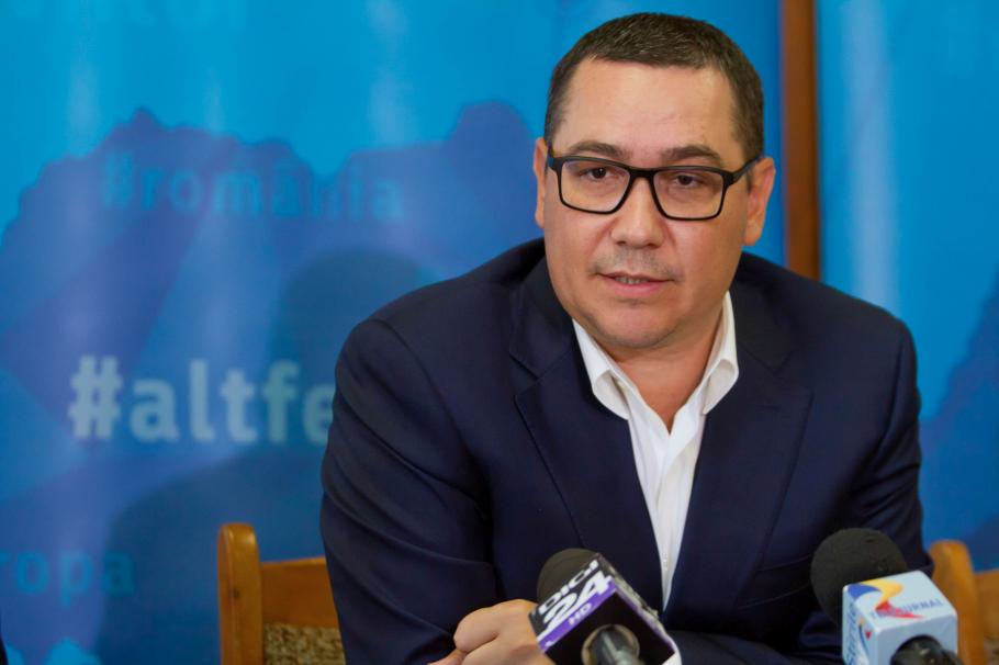 Victor Ponta aduce aminte de anul 2000, atunci când românii au avut de ales între Ion Iliescu și Vadim Tudor Victor Ponta