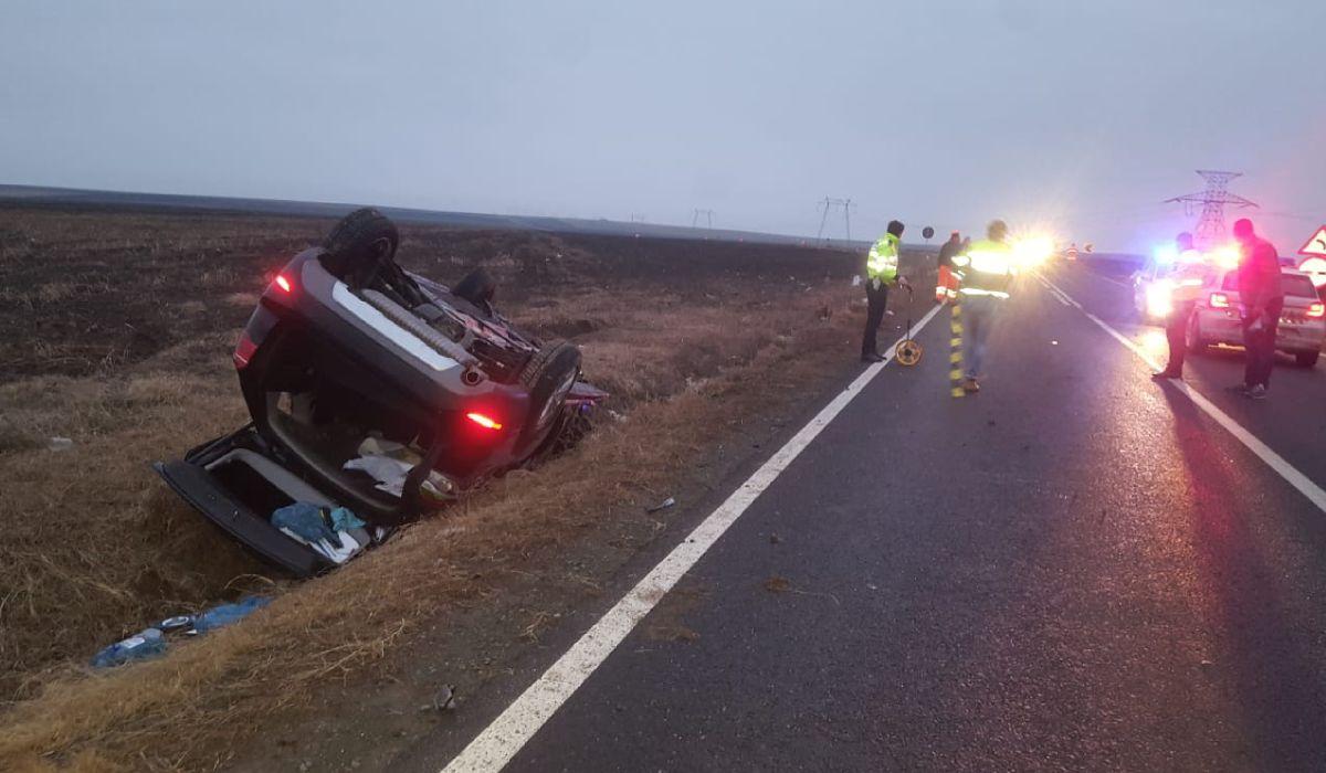 BMW-ul şoferului vinovat s-a răsturnat în şanţ după accidentul de la Palazu Mic, Constanţa