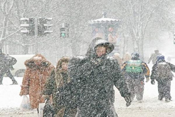 Alertă de ninsori, viscol şi strat nou de zăpadă în toată ţara. ANM a emis o informare până miercuri, la ora 14.00