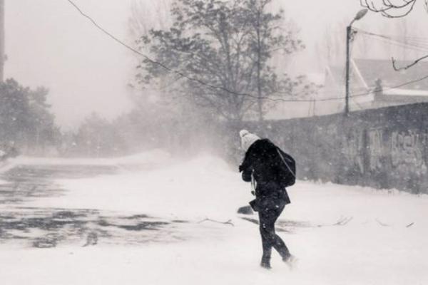 ANM a emis o alertă de vreme severă pentru Bucureşti. Ninsori, ploi, lapoviţă şi polei, până vineri seară
