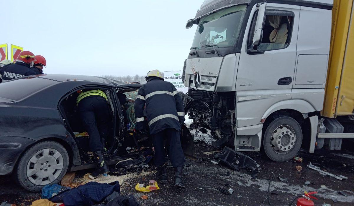 O femeie se zbate între viaţă şi moarte după un accident între Şercaia şi Perşani