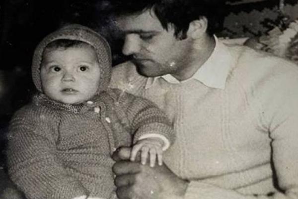 Fiii românului mort în Italia după ce şi-a scos singur dinţii fac un apel disperat: "Ajutaţi-ne să îl aducem acasă!"