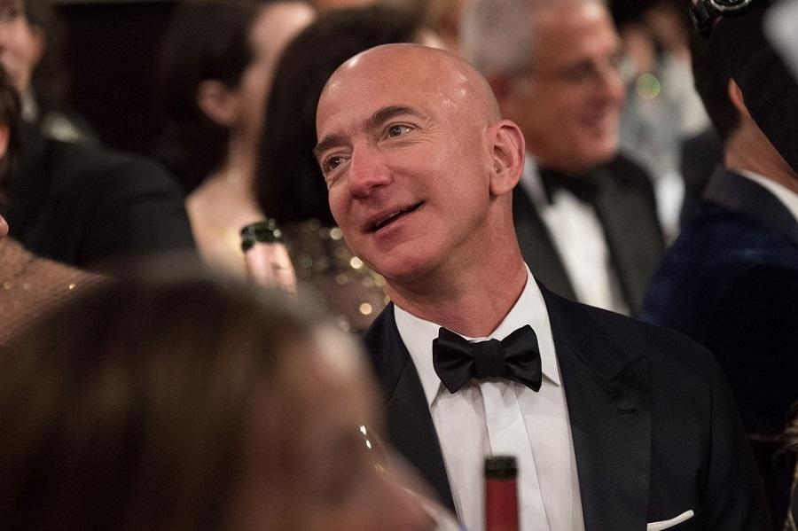 Jeff Bezos, fondatorul Amazon şi cel mai bogat om din lume