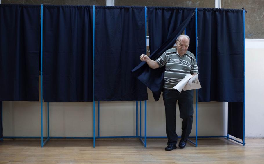 Alegător Alegător într-o secție de votare