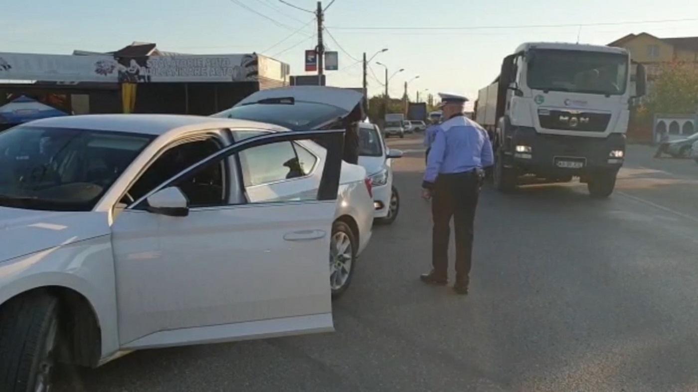 Polițiști fac verificări Polițiștii fac cercetări pentru a găsi o femeie răpită în Olt