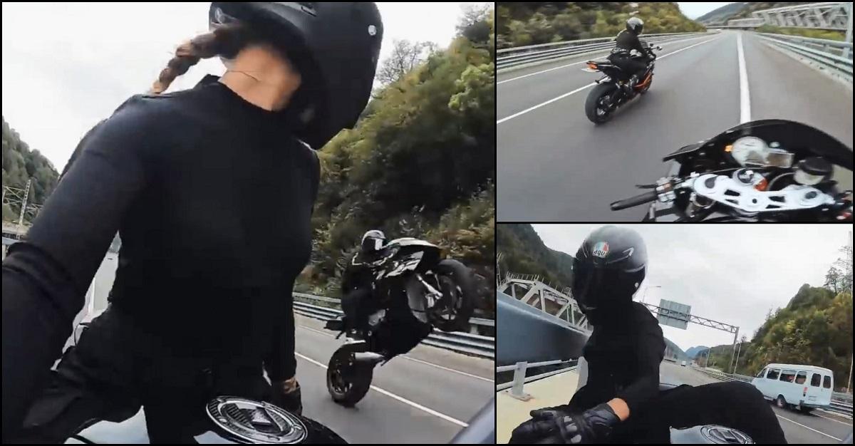 O motociclistă a zburat de pe motocicletă pe o autostradă din Rusia