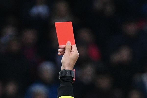 Arbitrul a fost transportat la spital
