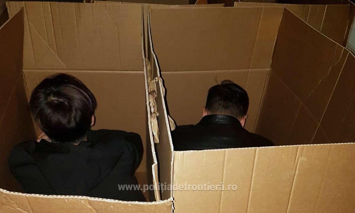 Cinci migranţi vietnamezi prinşi când voiau să iasă din ţară ascunşi în cutii de carton Migranţii doreau să ajungă în vestul Europei