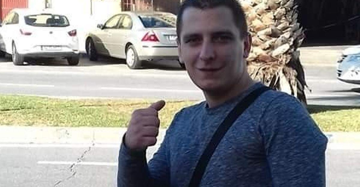 Alex Corduneanu îşi încordează muşcii, prins cu heroina în chiloţi Alex Corduneanu, prins cu heroină de 100.000 de lei în chiloţi