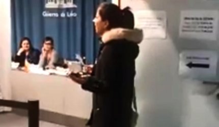 Video viral cu o românca din Spania care a cântat în secţia de votare