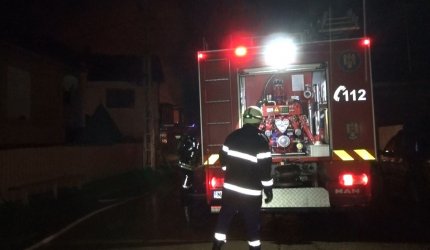 Patru adolescenţi arşi după explozia unei sobe în Filipeştii de Târg