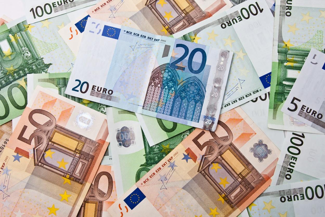 Cursul valutar BNR 27 noiembrie 2019 Curs euro-dolar