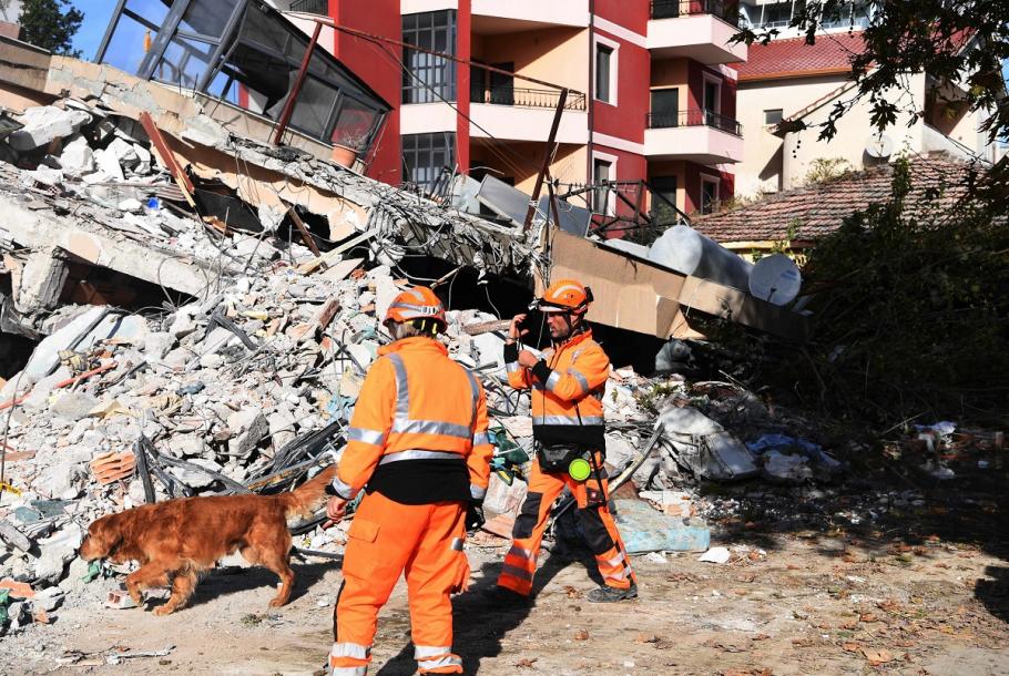 România trimite ajutoare în Albania, după cutremurul devastator Zeci de persoane şi-au pierdut viaţa după seismul din Albania