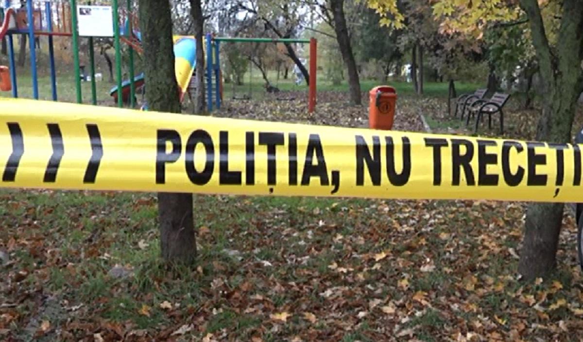 politia face cercetari la faţa locului Poliţia anchetează împrejurările în care a murit fata din Botoşani