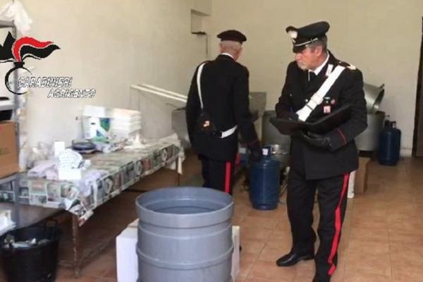Muncitorul român era cazat şi lucra în condiţii mizerabile