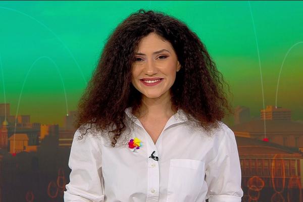 Prezentatoarea Horoscopului, Nadina Zissu, în platoul Observator