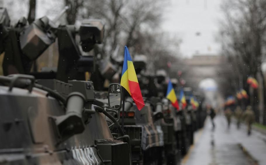 parada de 1 Decembrie Unul din cele două tancuri ale Unităţii Militare 01551 Tancuri Galaţi s-a stricat în timpul paradei de 1 Decembrie