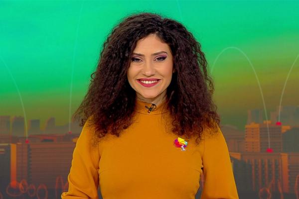 Prezentatoarea Horoscopului, Nadina Zissu, în platoul Observator